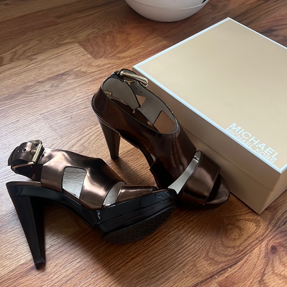Michael Kors platform heels. Bronze color. Never worn in box.